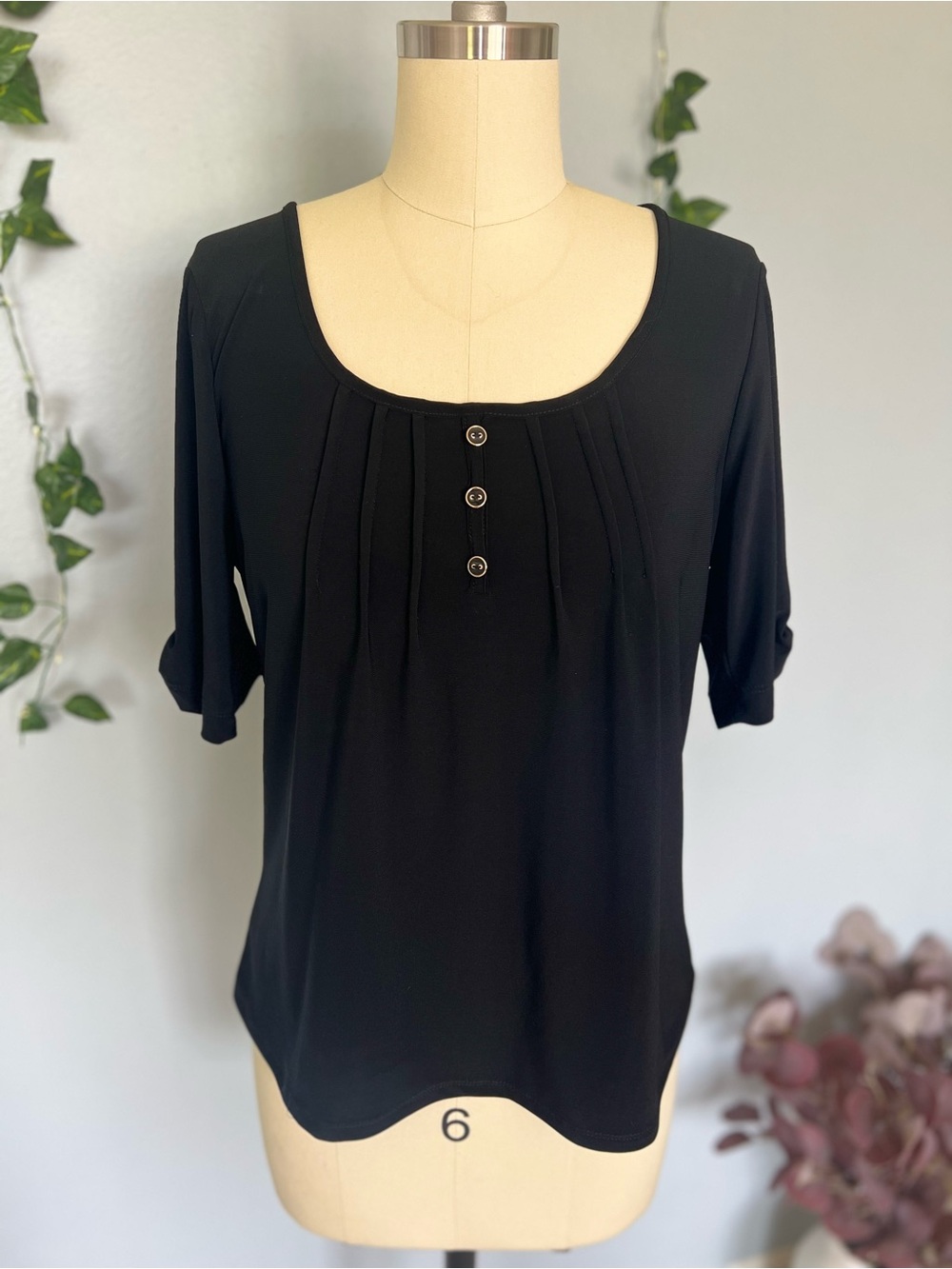 Joie De Vivre Black Pleated Button Front Blouse Medium